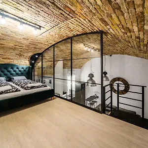 Spacious Loft In The Heart Of Downtown Budapest